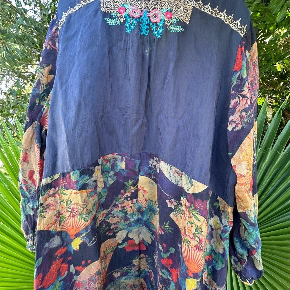 🌼Beautiful Johnny Was Floral Embroidered Blouse/Tunic - Picture 5 of 9